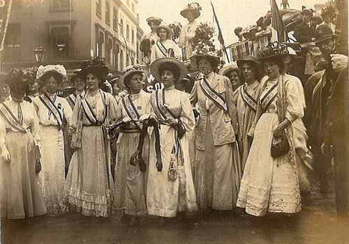 Classic-costume.blogspot